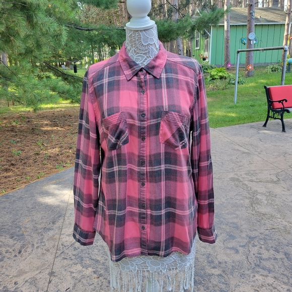 Maurices Tops - Maurices lightweight plaid flannel shirt